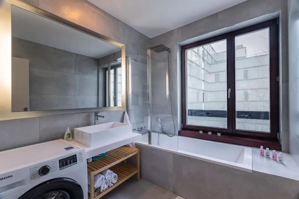 Modern Spacious Flat With A Terrace And A Parking Praag